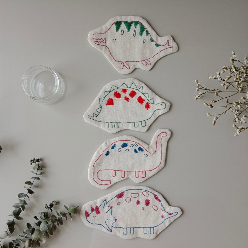 Dinosaurs' coaster set 4 PCS hand embroidered cotton fabric - 杯垫 - 棉 白色