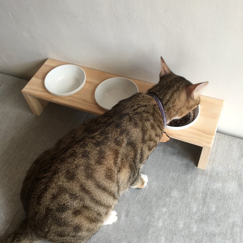实木宠物餐桌 三口碗架 附瓷碗 防水 猫情人节 定制 - 碗/碗架 - 木头 卡其色