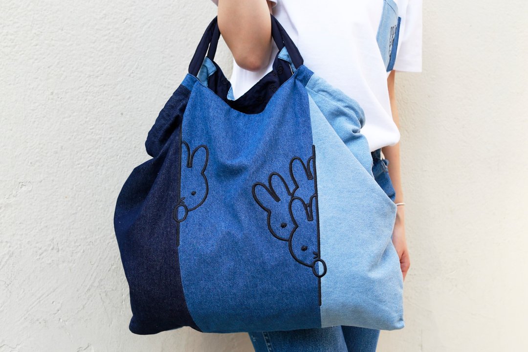 【Pinkoi x miffy】MIffy 蓝色牛仔拼布双面袋 - 手提包/手提袋 - 棉 蓝色