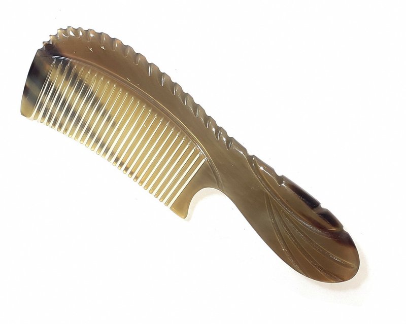 Hair Comb Handmade from Buffalo Horn. Anti-Static and Dandruff Resistant Combs - 彩妆刷具/镜子/梳子 - 环保材料 