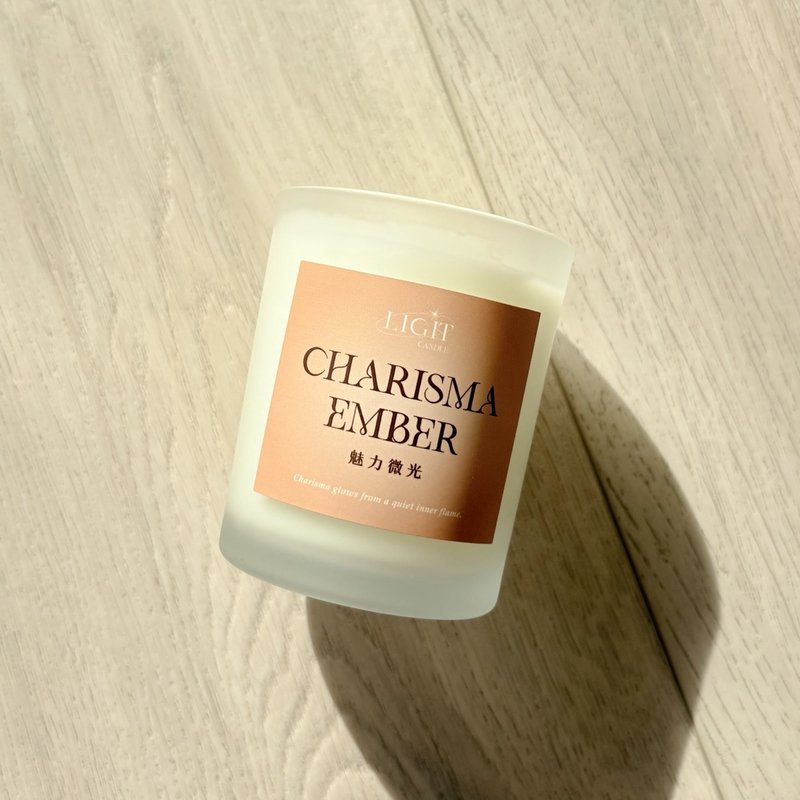 【 Light Candle 】Charisma Ember 魅力微光 | 天然大豆蜡精油 - 蜡烛/烛台 - 蜡 透明
