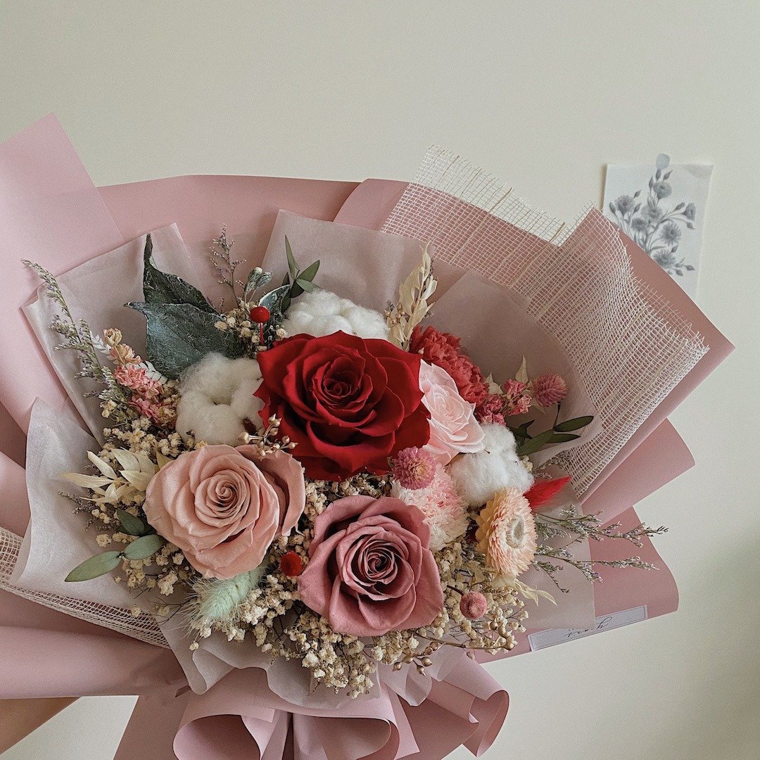 胭脂红粉大花束 浪漫灯串 情人节花束 毕业花束 生日礼物 扩香花 - 干燥花/捧花 - 植物．花 粉红色