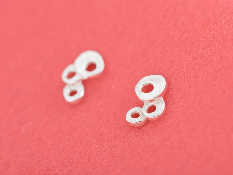 Bukubuku Bubbles silver earrings - Cute - Japanese - bubbles - Soft wabi sabi - 耳环/耳夹 - 其他金属 银色