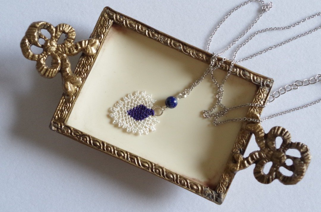 Eneoya's one-point motif pendant lapis lazuli - 项链 - 棉 蓝色