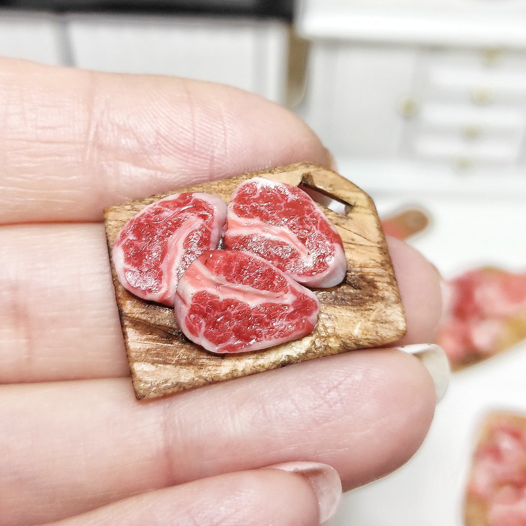 Realistic steak, meat board, meat for dolls, farm food, zoo, doll house, gift - 玩偶/公仔 - 粘土 