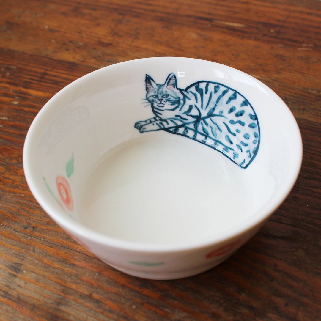 虎斑猫和粉红色花　平底小碗 - 碗 - 陶 蓝色