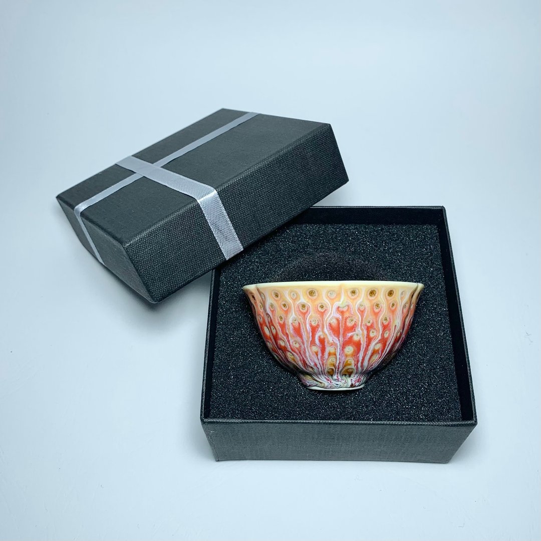 孔雀开屏 葵花杯 80ml 邱毓宁 莺歌制 A10-24 - 茶具/茶杯 - 瓷 多色
