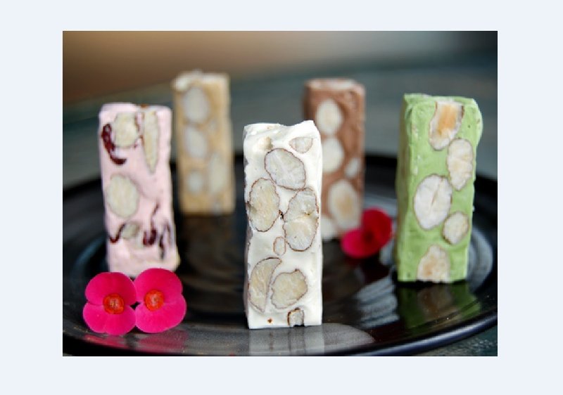 【福袋礼盒】法式手工综合牛轧糖礼盒(3入组) - 零食/点心 - 纸 