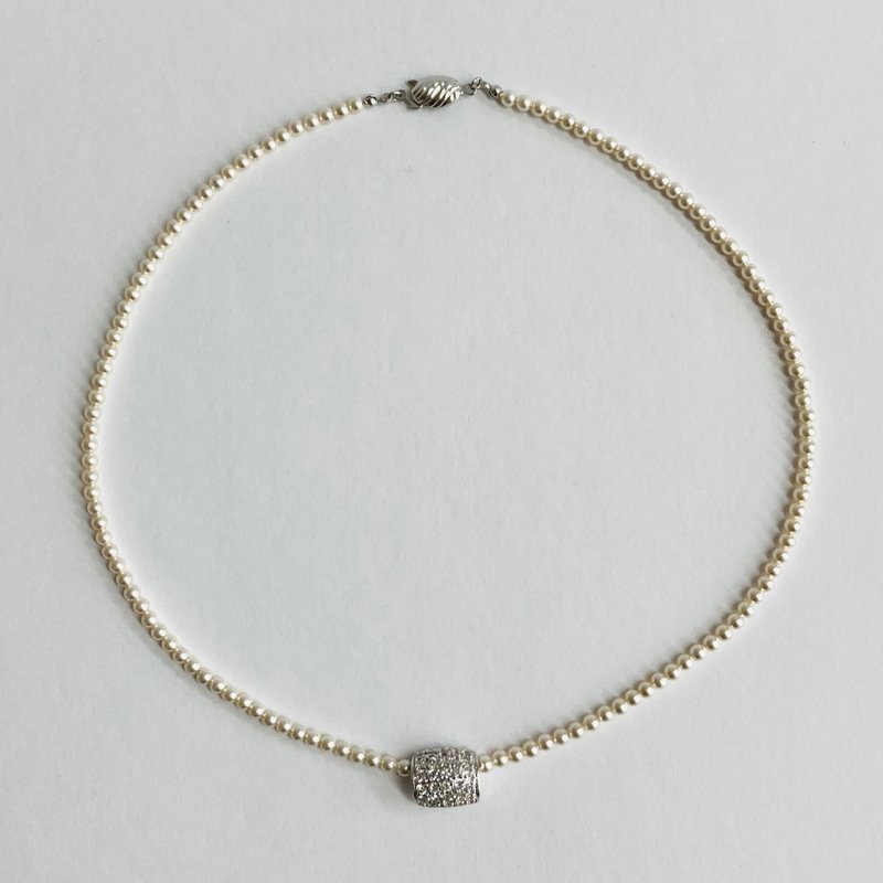 贝壳仿珍珠短项链/附水钻饰扣 #B / 3mm约43cm / 米白 / R / 日本制造 - 项链 - 贝壳 白色