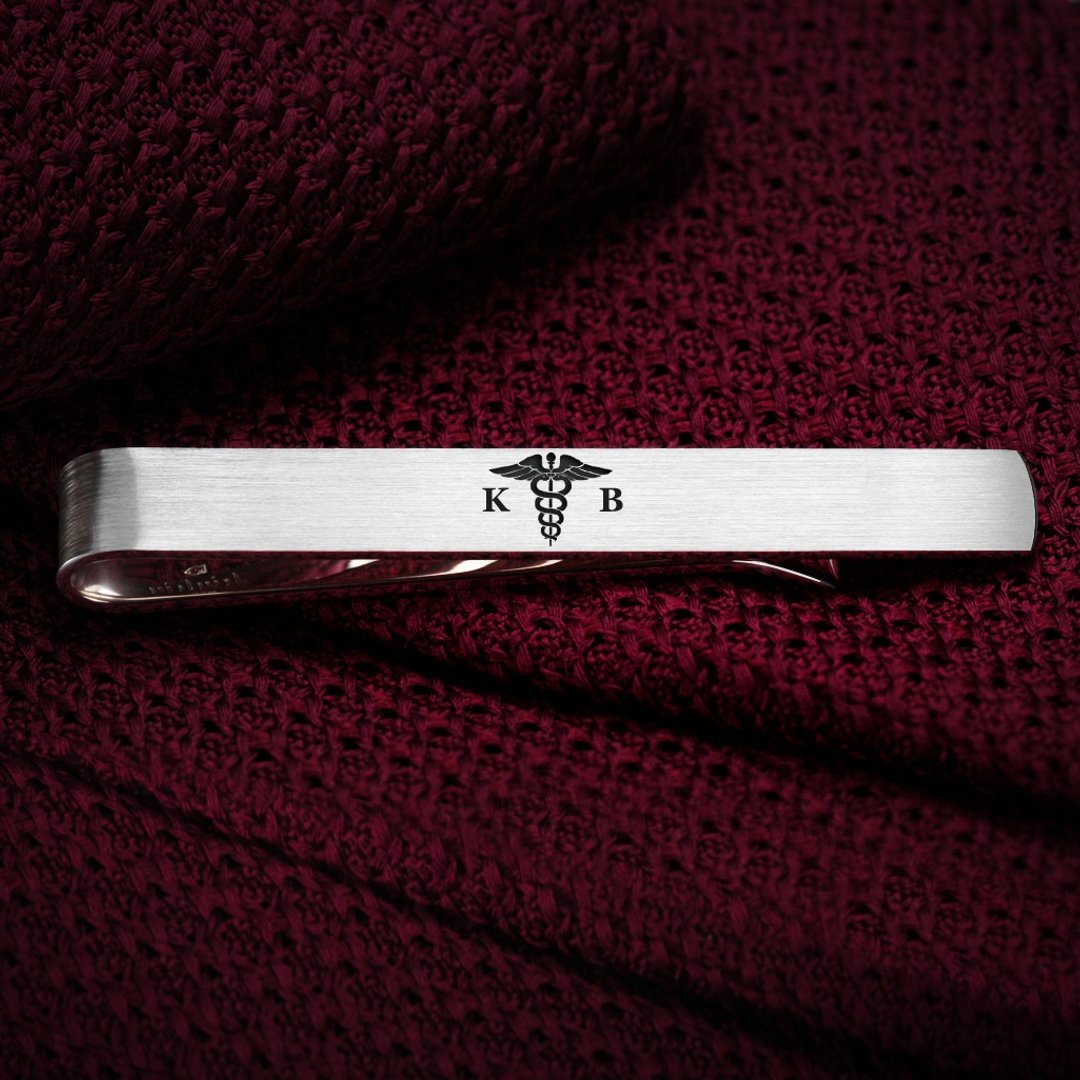 Doctor tie clip - Caduceus tie clip personalized - Engraved tie bar 925 silver - 领带/领带夹 - 纯银 银色