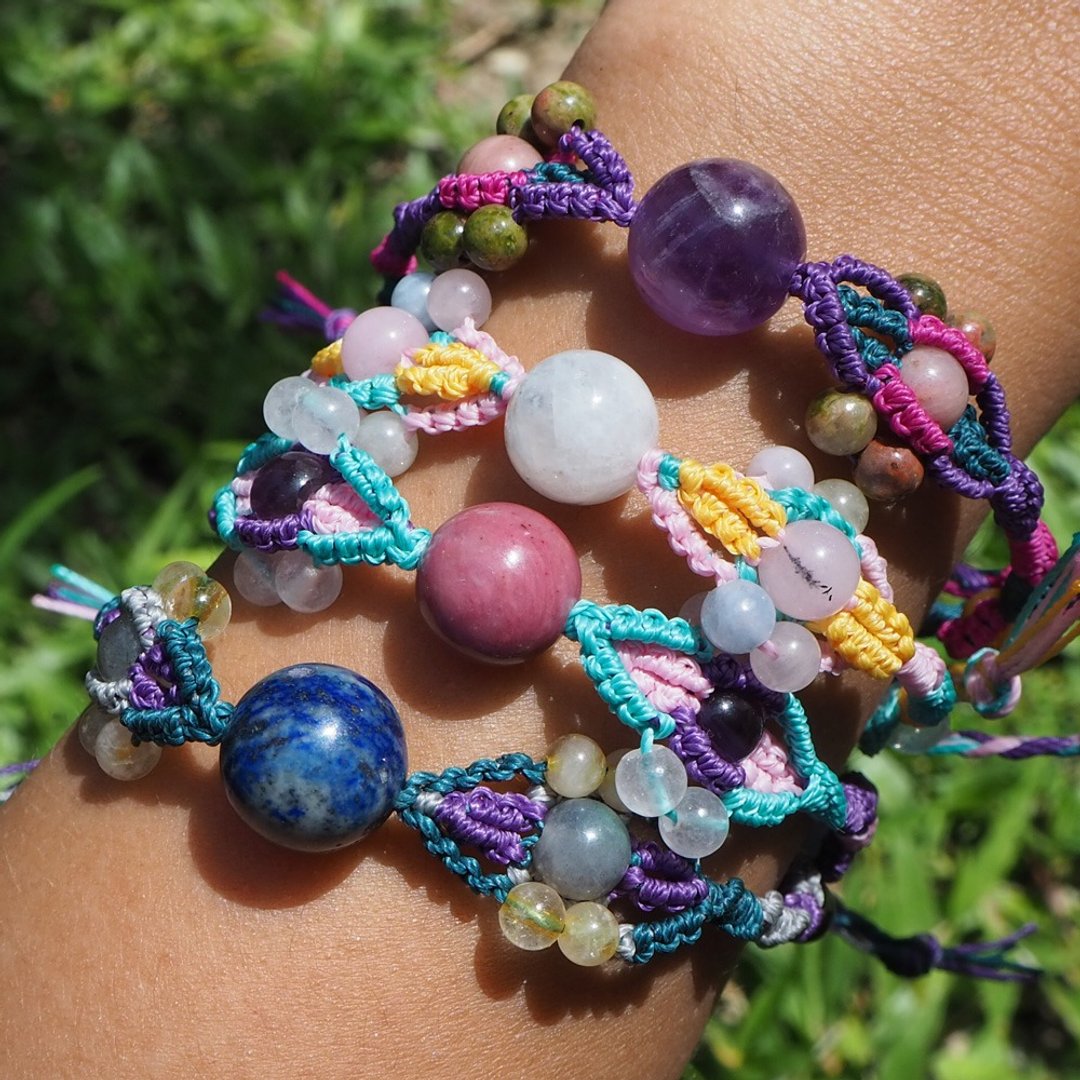 Macrame friendship bracelet Stone color Butterfly Collection - 手链/手环 - 石头 白色