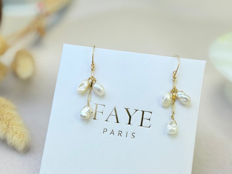 Pétales Doux 天然淡水花瓣珍珠14KGF耳坠 - 耳环/耳夹 - 珍珠 金色