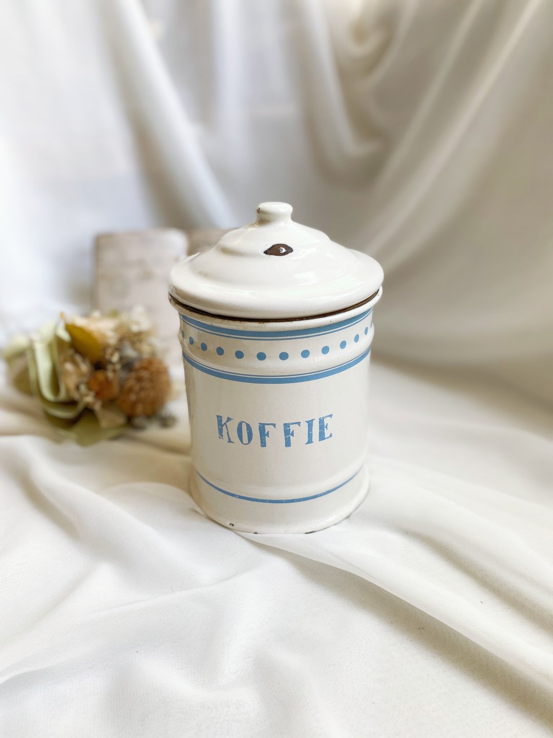 【好日恋物】荷兰带回白色珐琅淡蓝色字母KOFFIE密封收纳罐茶罐 - 收纳用品 - 珐琅 白色