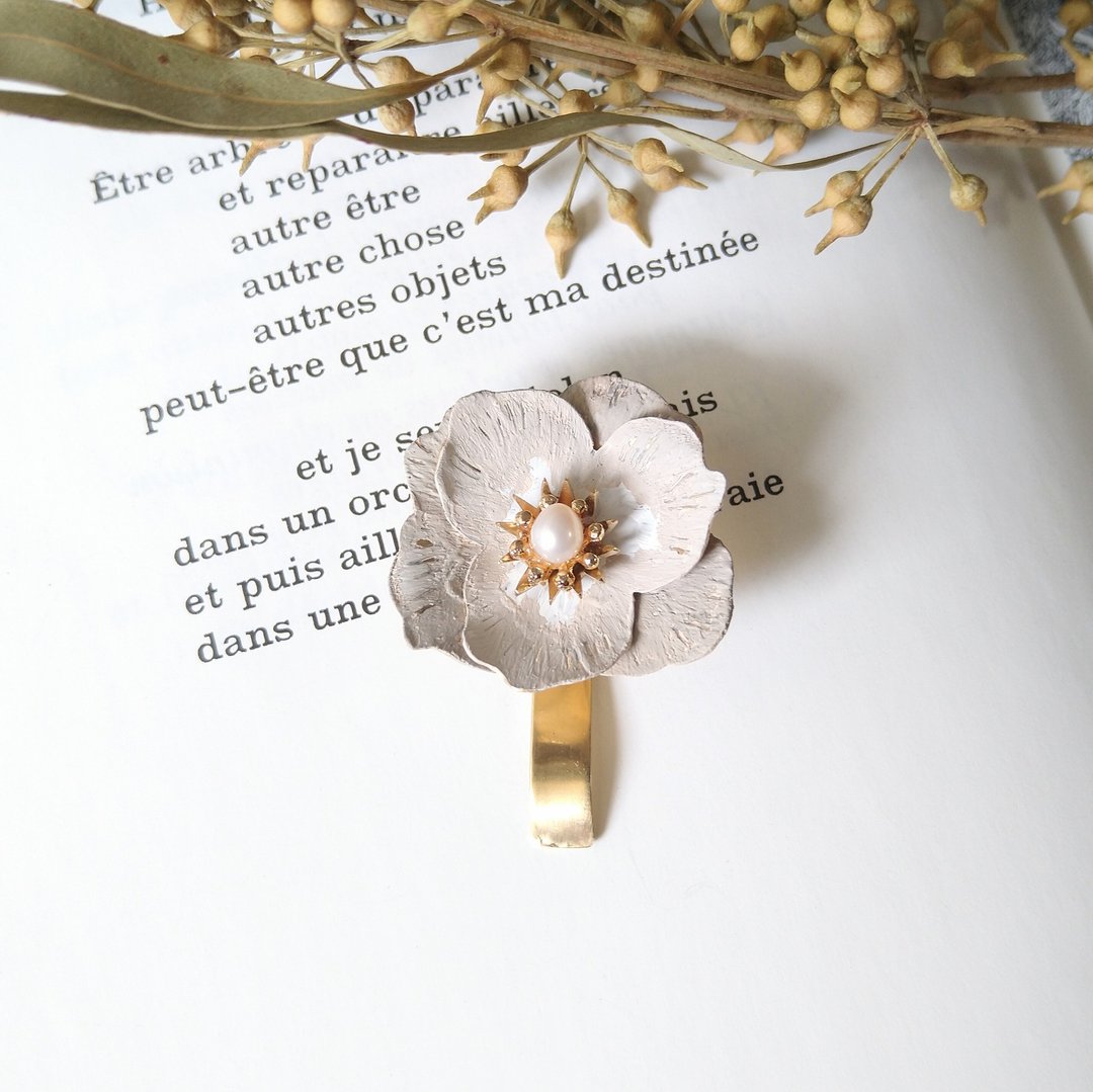 Anemone Brass Hair Cuff Beige - 发饰 - 铜/黄铜 金色