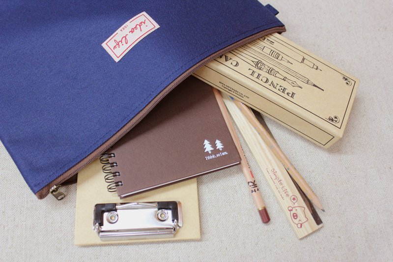 生活事  / 防泼水简约多功能拉链收纳袋 29*21cm (另售二种尺寸) - 化妆包/杂物包 - 尼龙 多色