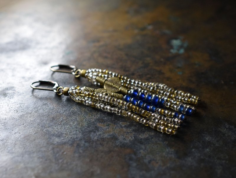 非洲黄铜、透明与琥珀色水晶珠、蓝色古董珠四连串耳环 - 耳环/耳夹 - 玻璃 透明