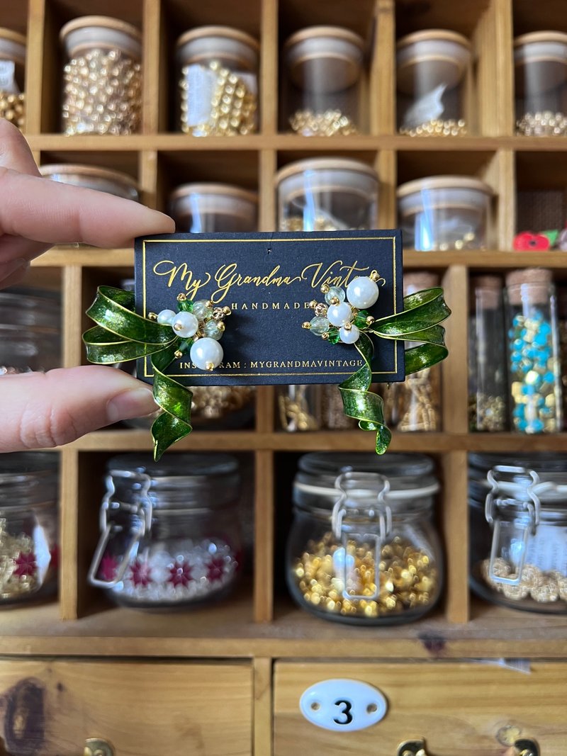 独家货品  UV胶蝴蝶结耳环 耳环 礼物 手作耳环 - 耳环/耳夹 - 塑料 绿色