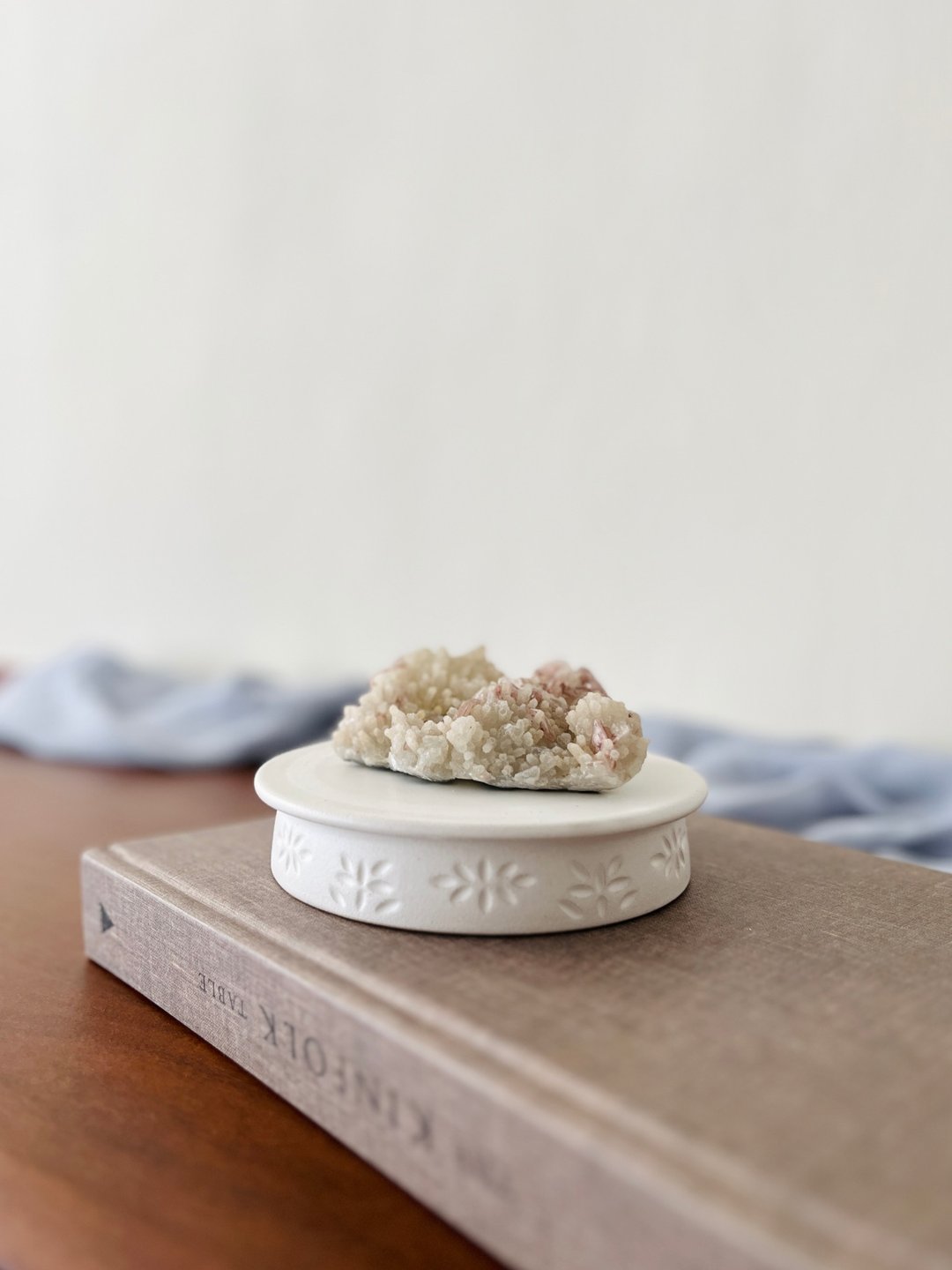 Déjà vu Ceramics 白色陶制展示台 - 摆饰 - 陶 金色