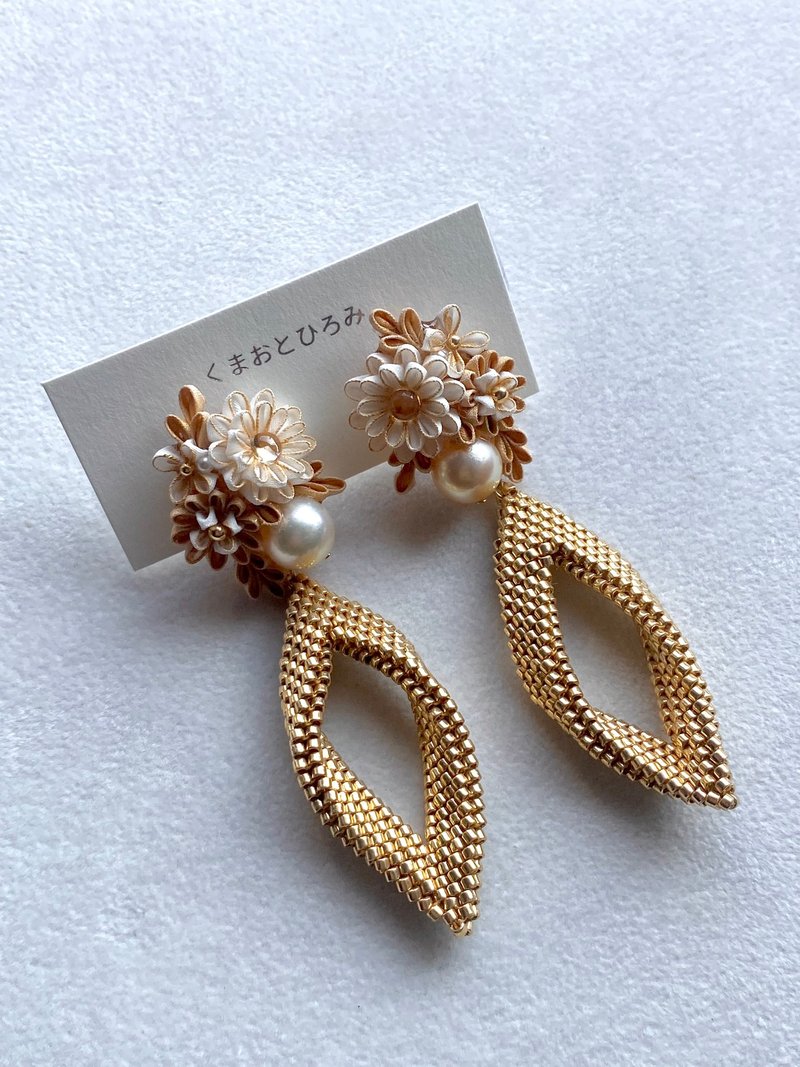 金色花朵与珠饰耳饰 - 耳环/耳夹 - 丝．绢 金色