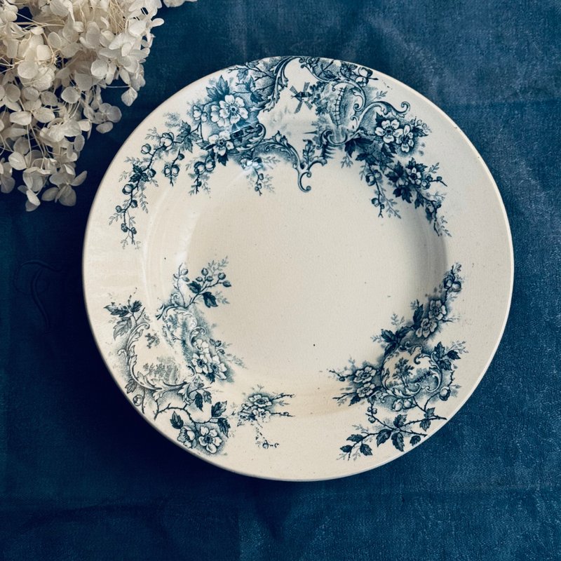 * 50885-法国古董Choisy-le-Roi H. Boulenger & Cie蓝色花卉深盘 - 盘子/餐盘/盘架 - 瓷 