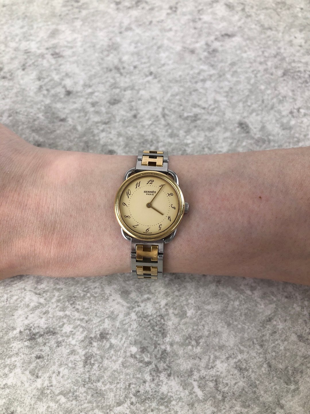 【日本直送 名牌中古包】HERMES 爱马仕 Arceau 手表 金色 银色 不锈钢 石英 复古 旧款 th72re - 女表 - 不锈钢 银色