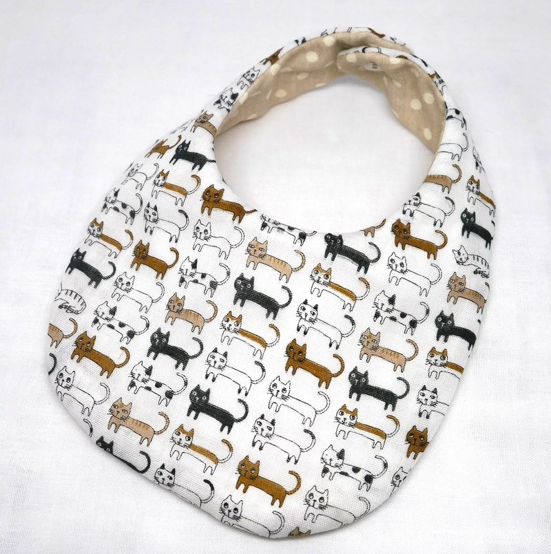 Japanese Handmade 4-layer-double gauze Baby Bib /Queing cat - 围嘴/口水巾 - 棉．麻 白色