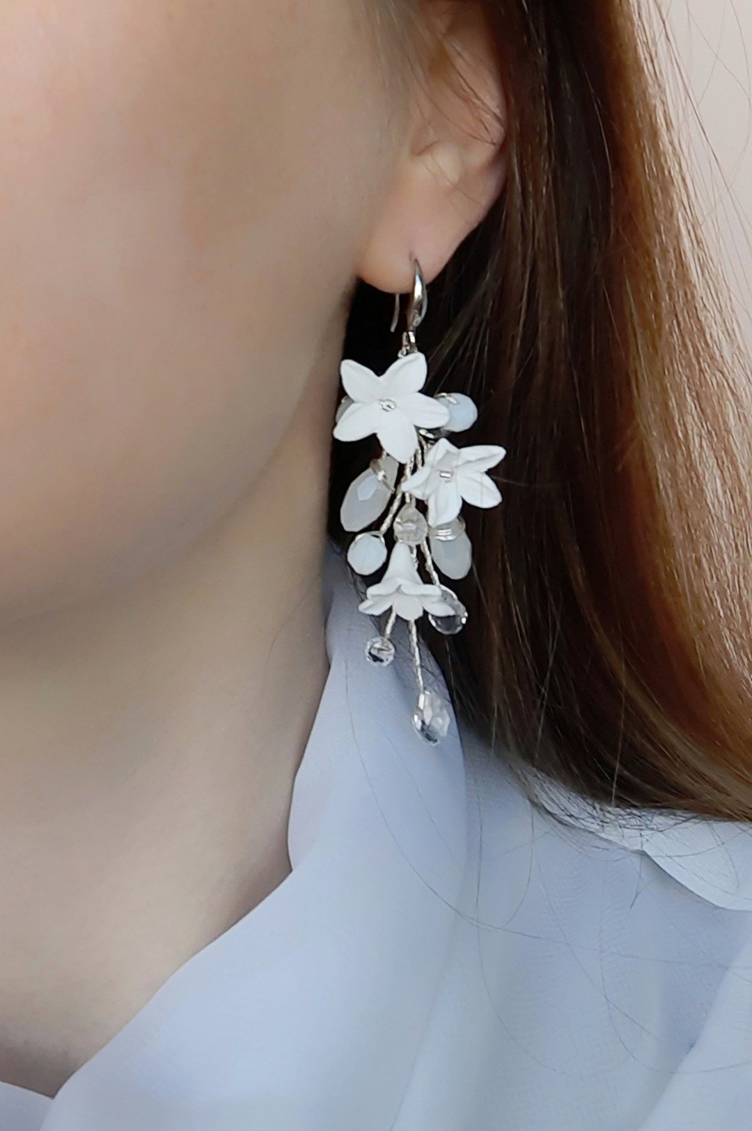White flower earrings, crystal jewelry prom, Bridal boho style - 发饰 - 粘土 