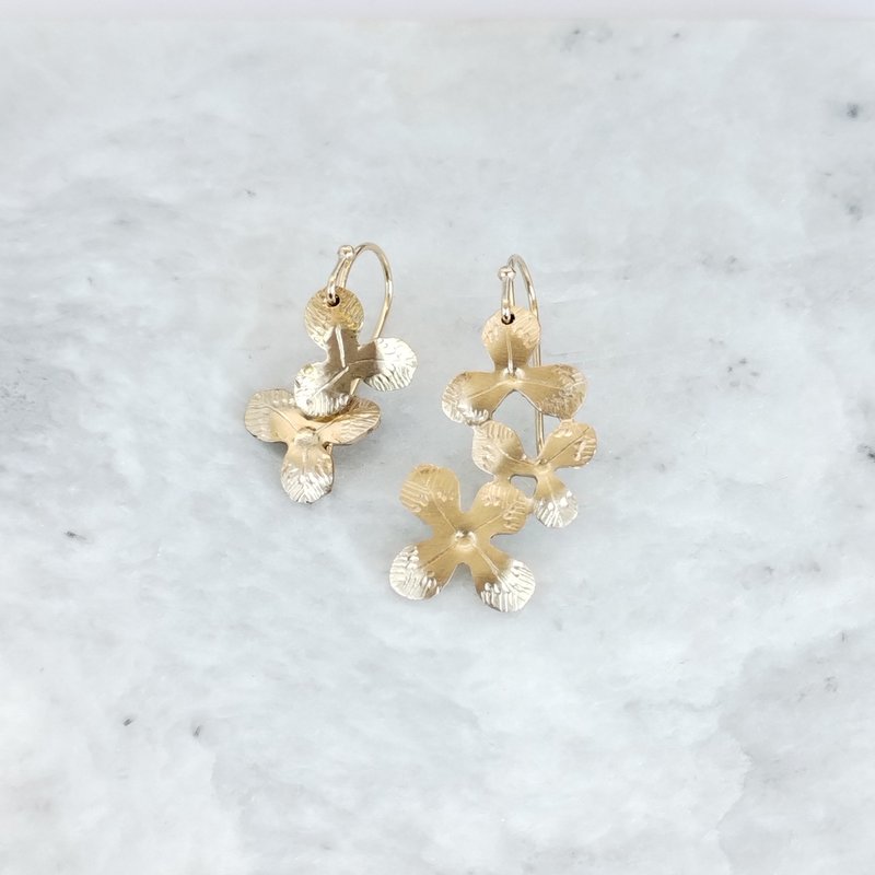 Clover earrings trefoil and four leaves - 耳环/耳夹 - 铜/黄铜 金色