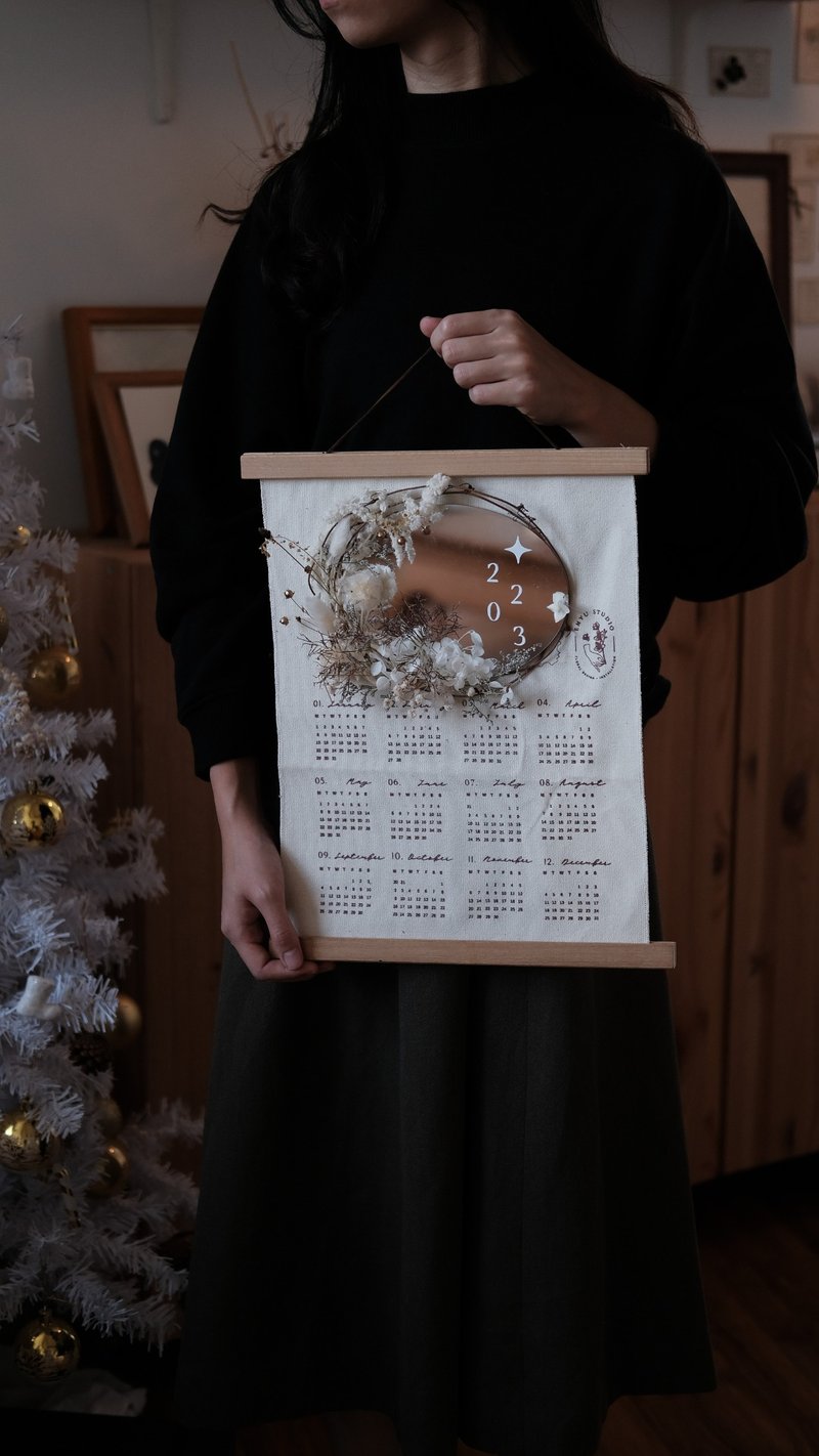 干燥花 2023 年历 挂布 - 年历/台历 - 植物．花 卡其色