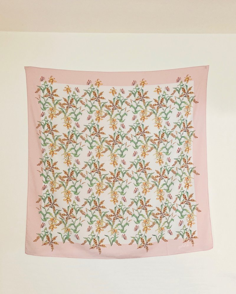 sybil-ho 浅色版暖冬兰与蝴蝶 100X100cm 方形大丝巾 - 丝巾 - 聚酯纤维 粉红色