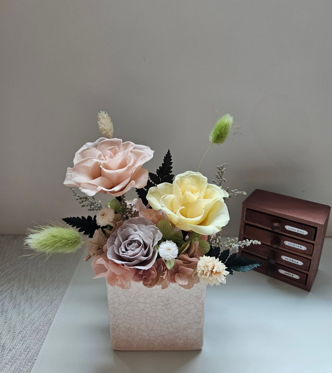 低饱和彩度永生花桌花 永生玫瑰花礼 干燥花 - 干燥花/捧花 - 植物．花 粉红色