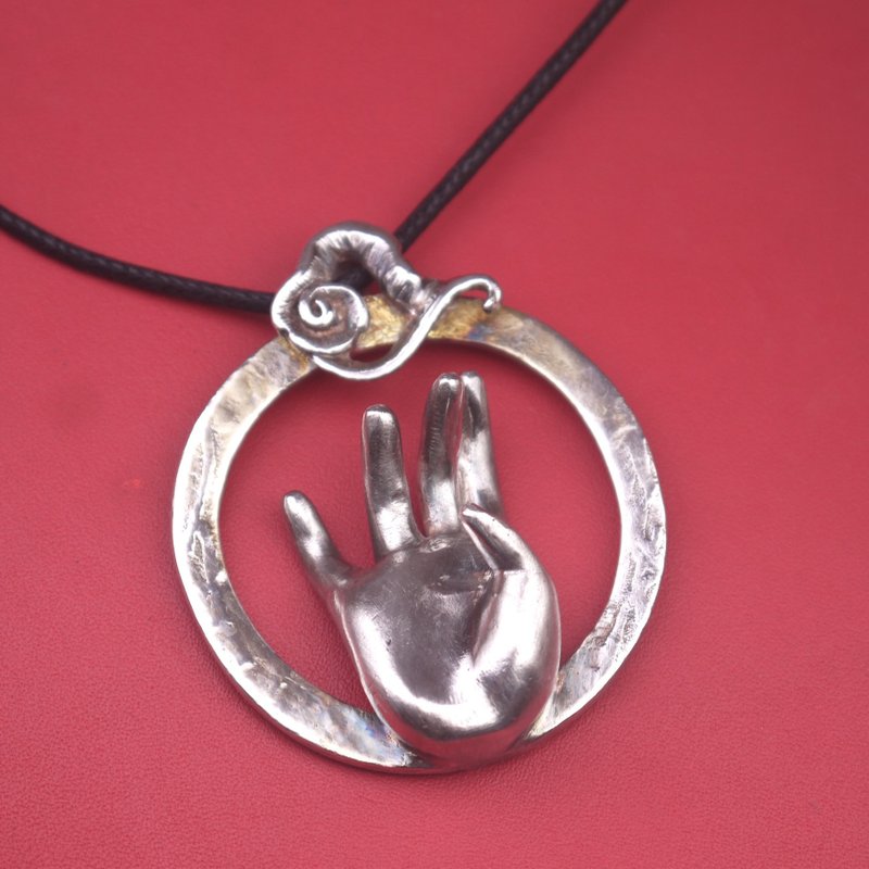 纯银佛手雕塑挂坠 - 项链 - 纯银 