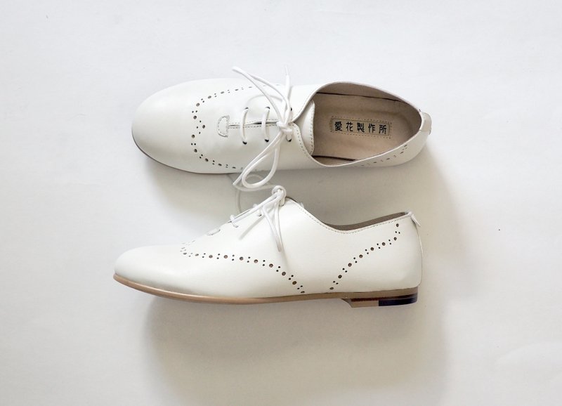 爱花牛津鞋-小白羊 - 女款牛津鞋/乐福鞋 - 真皮 白色