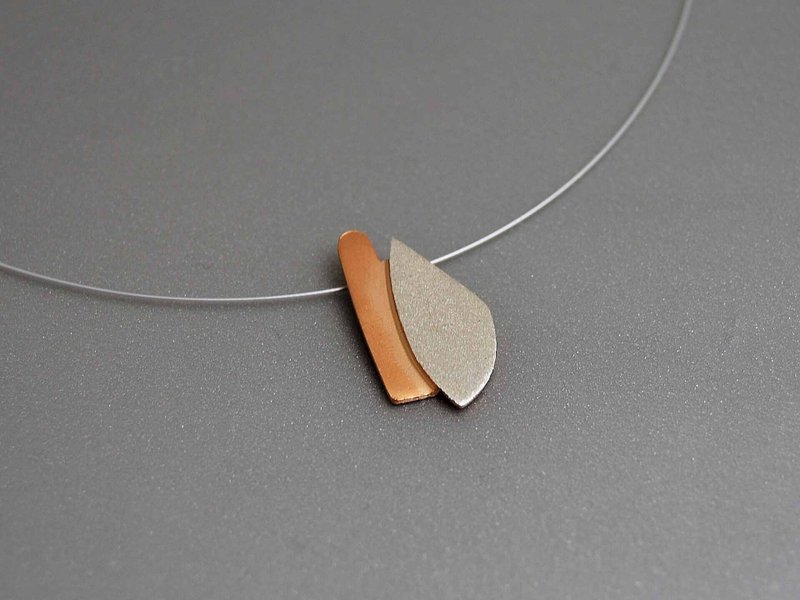 【纯银镀金】不规则简约撞色锁骨项链 吊坠坠子项圈 几何线条 抽象的鸟 Abstract Bird 简约优雅创意设计生日礼物 N023 | 希腊原创手工饰品 This and That - 项链 - 其他金属 金色