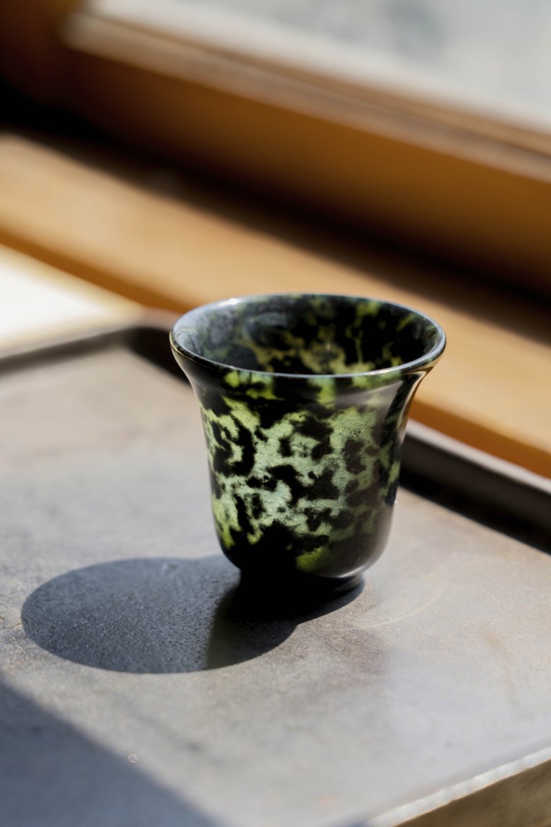 台湾墨玉小酒杯 - 茶具/茶杯 - 玉石 