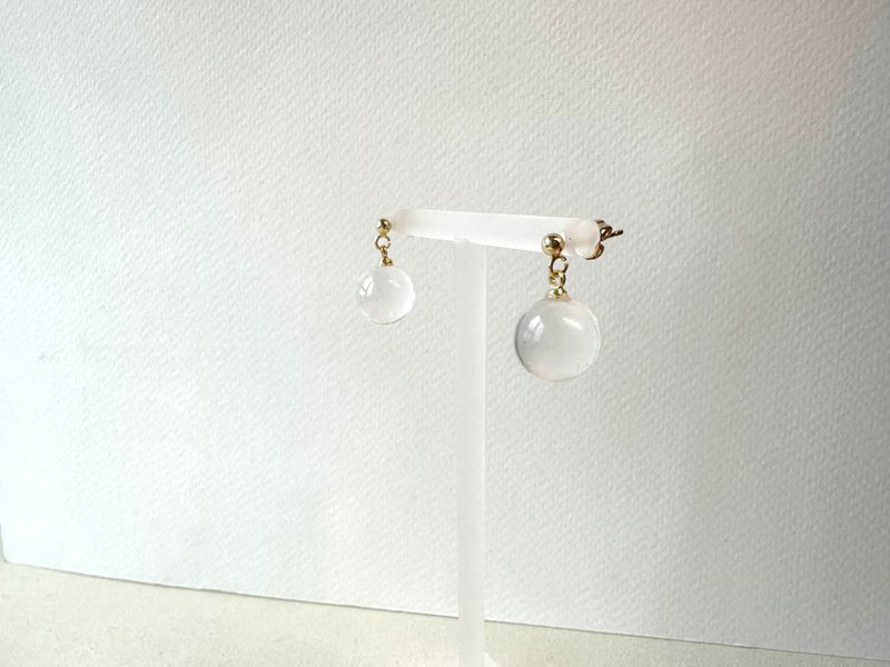 简约月球玻璃耳环 - 耳环/耳夹 - 玻璃 透明