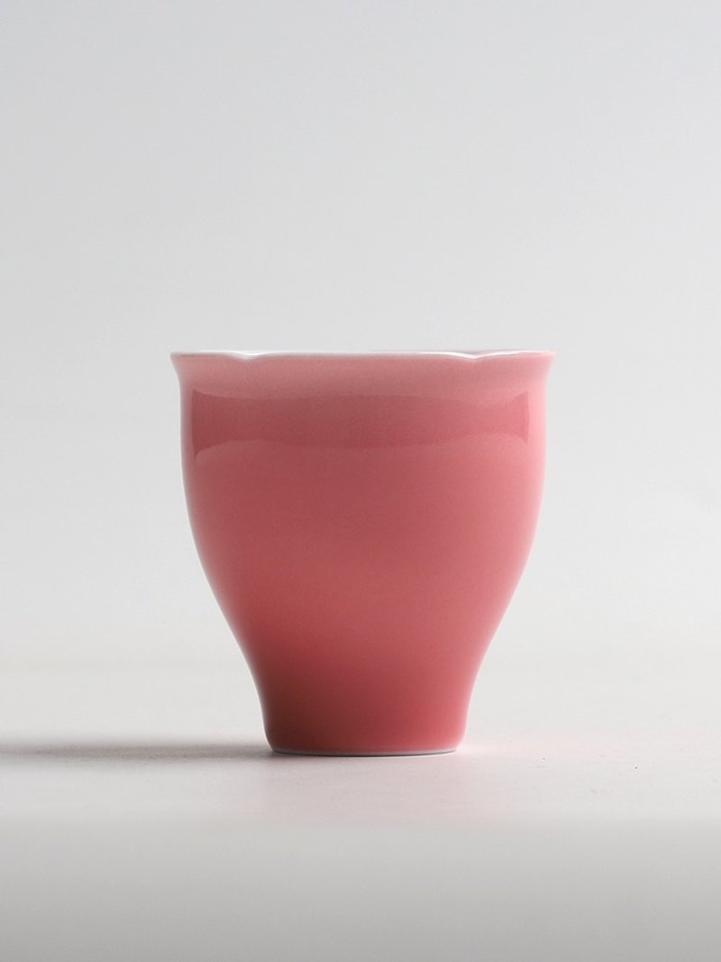 胭脂红 玉兰杯 主人杯 喝茶杯 50ml 漸變吹釉 手工中式茶器 - 茶具/茶杯 - 瓷 粉红色