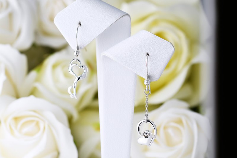 心锁系列 纠结 时尚不对称造型勾式耳环 (ERIJA0906E-1) - 耳环/耳夹 - 银 银色