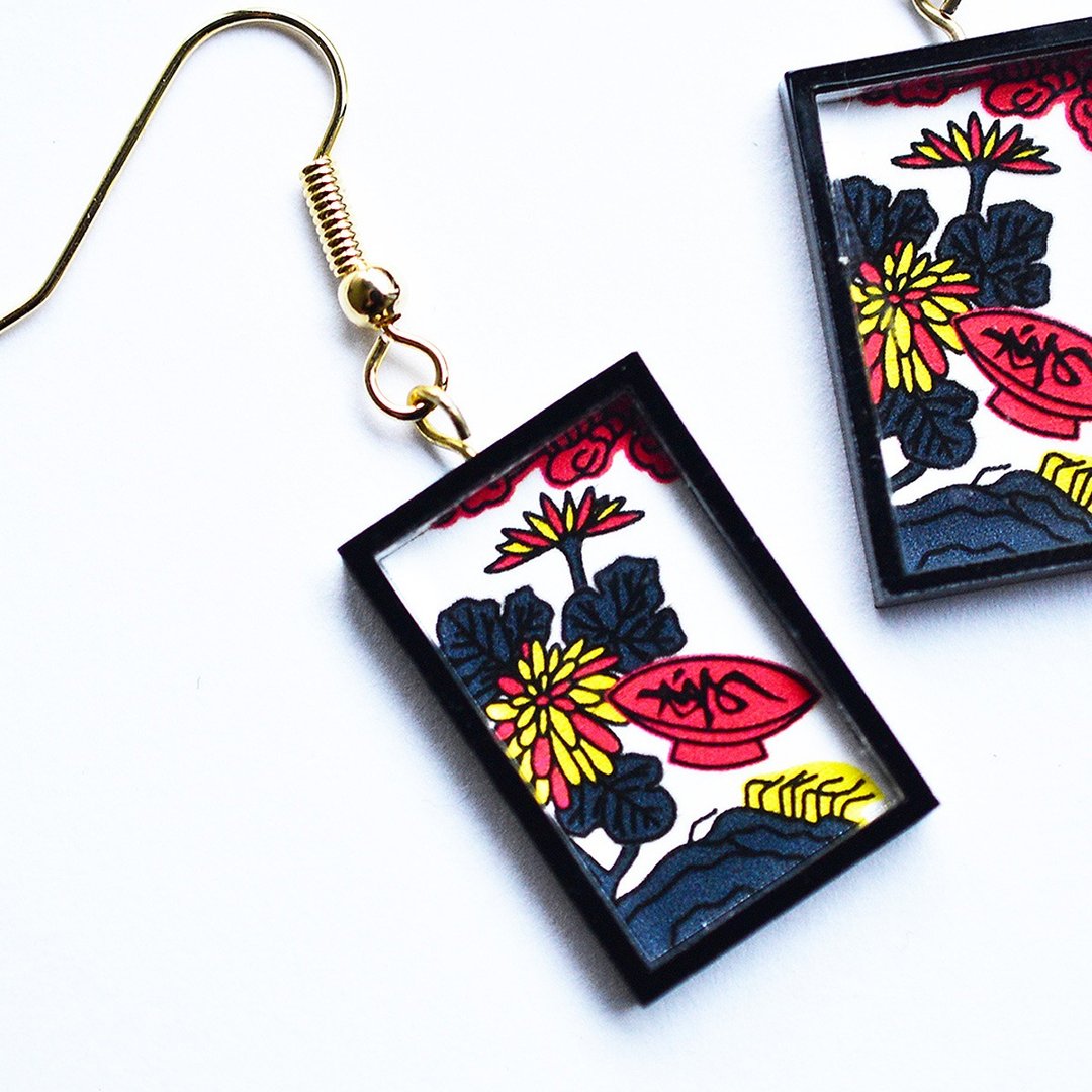 Hanafuda earring / earring - chrysanthemum and cup - 耳环/耳夹 - 压克力 黑色