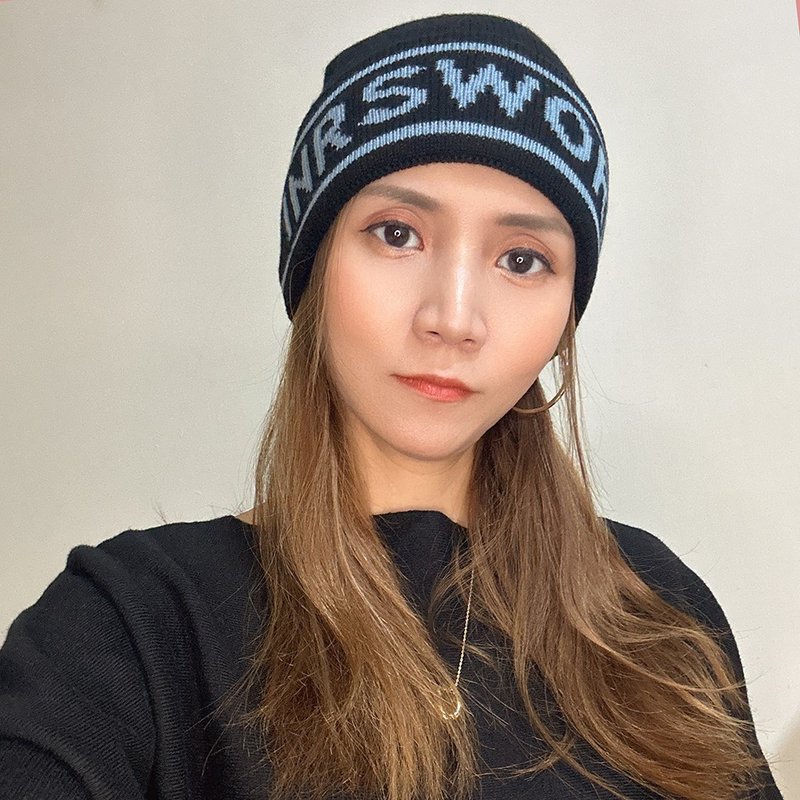 毛线帽【ISW】悉心界字母翻边毛线帽-黑色 (四色可选) - 帽子 - 棉．麻 黑色