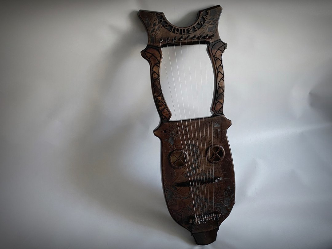 Cernunnos Kravik Lyre (9-string) - 吉他/乐器 - 木头 咖啡色