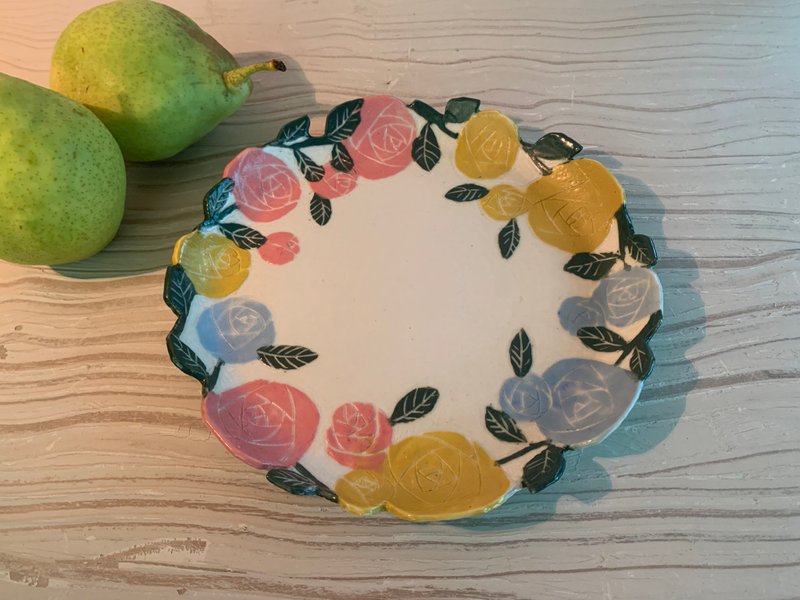 玫瑰使者造型白瓷圆盘_陶器餐盘 - 盘子/餐盘/盘架 - 瓷 白色