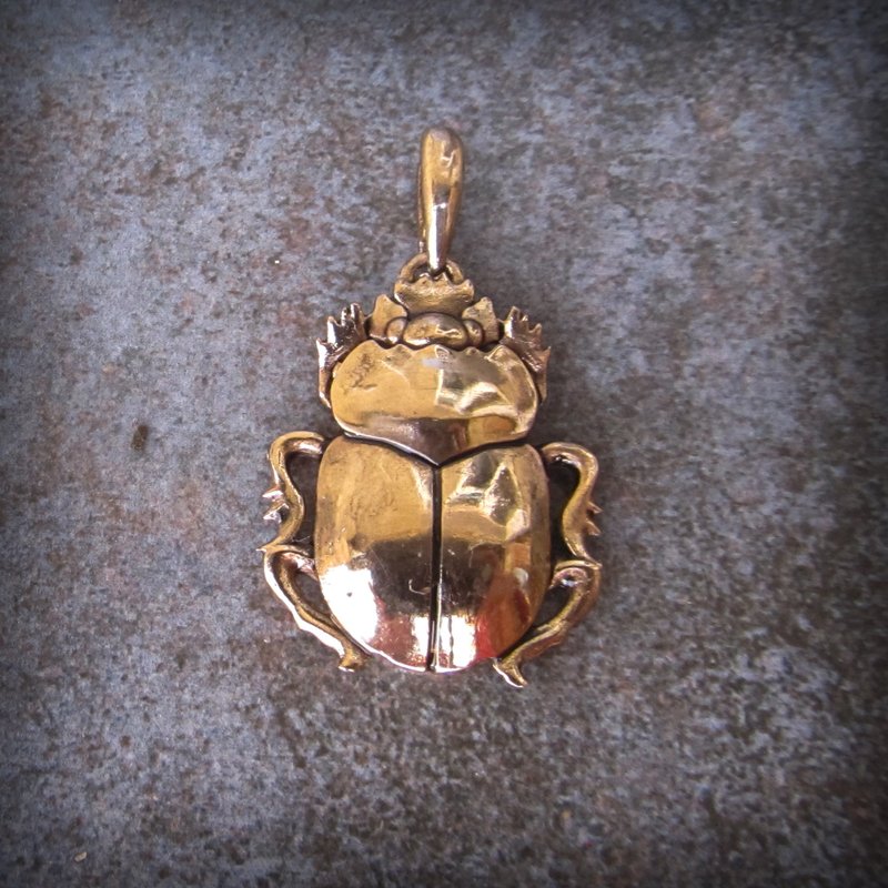 Scarab beetle handmade necklace pendant,Scarab beetle bronze charm,Scarab beetle - 吊饰 - 铜/黄铜 金色