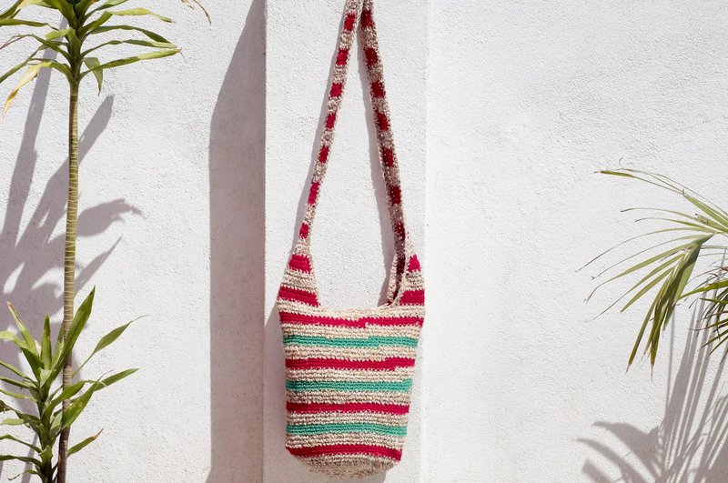 限量手工 手织棉线钩织侧背包 / 肩背包 / 手编包 / 斜背包 / 编织包 / 钩织包 / 棉麻包 / 圆筒包 - 原味的夏天 红绿色条纹 - 侧背包/斜挎包 - 棉．麻 多色