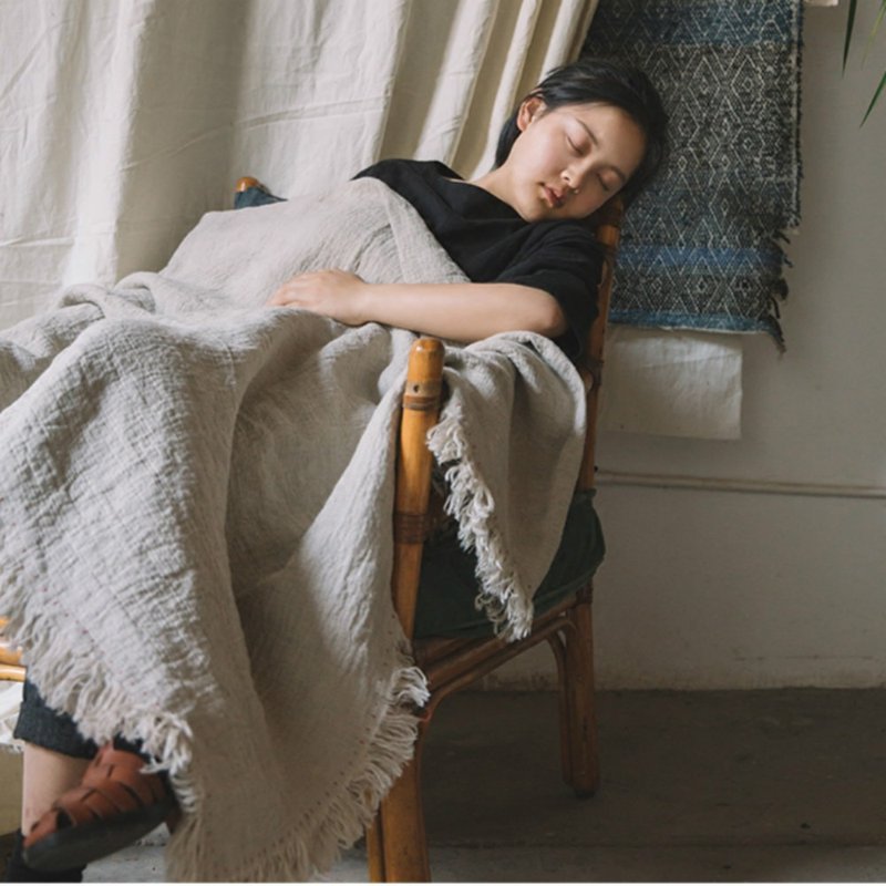 You are my sunshine |  純亞麻手工刺繡午睡毯子蓋毯 天然植物染 - 被子/毛毯 - 棉．麻 白色