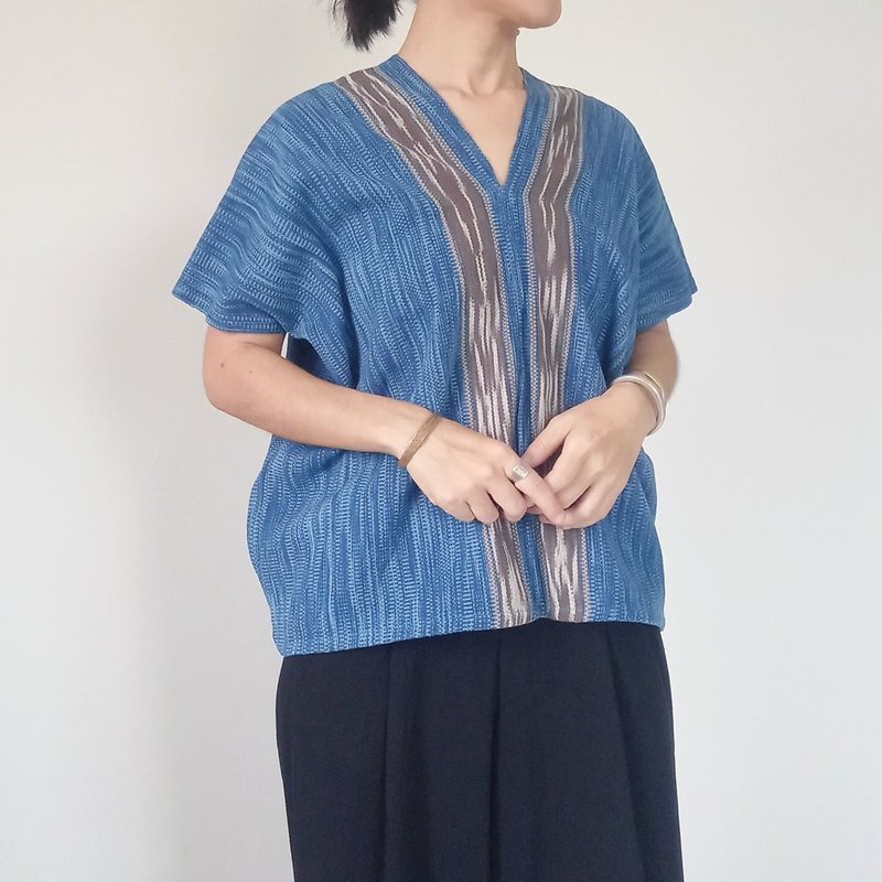 絣染罩衫 靛蓝段染 / 植物染 手工编织棉 / ikat - 女装上衣 - 棉．麻 蓝色