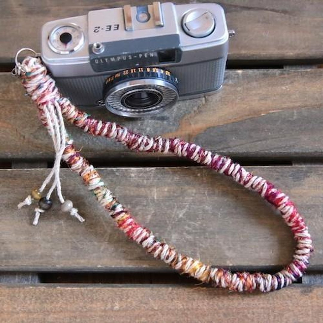 Handloom silk rope/native hand strap - 挂绳/吊绳 - 棉 多色