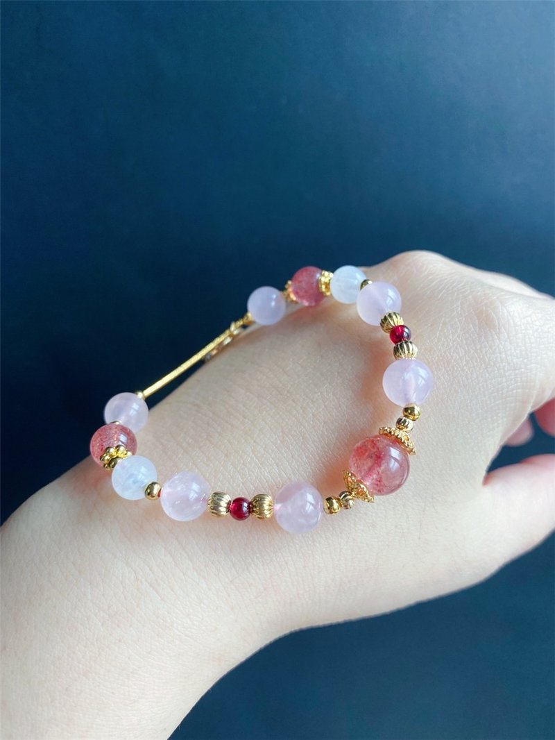 【售出】草莓晶 招桃花 旺人缘 闺蜜 设计款 手链 礼物 天然石 月 - 手链/手环 - 水晶 粉红色