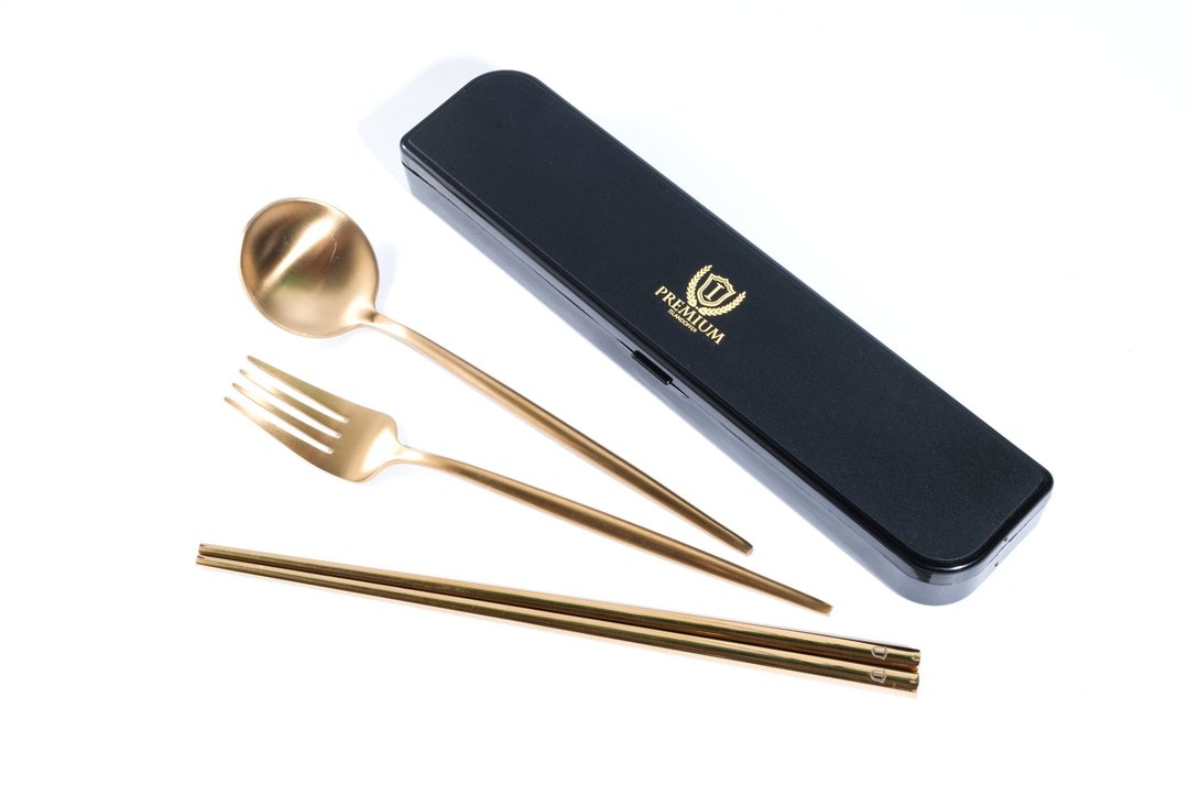 Islandoffer 岛屿制作 高贵金色304不锈钢餐具3件便携套装连盒 - 餐刀/叉/匙组合 - 不锈钢 金色