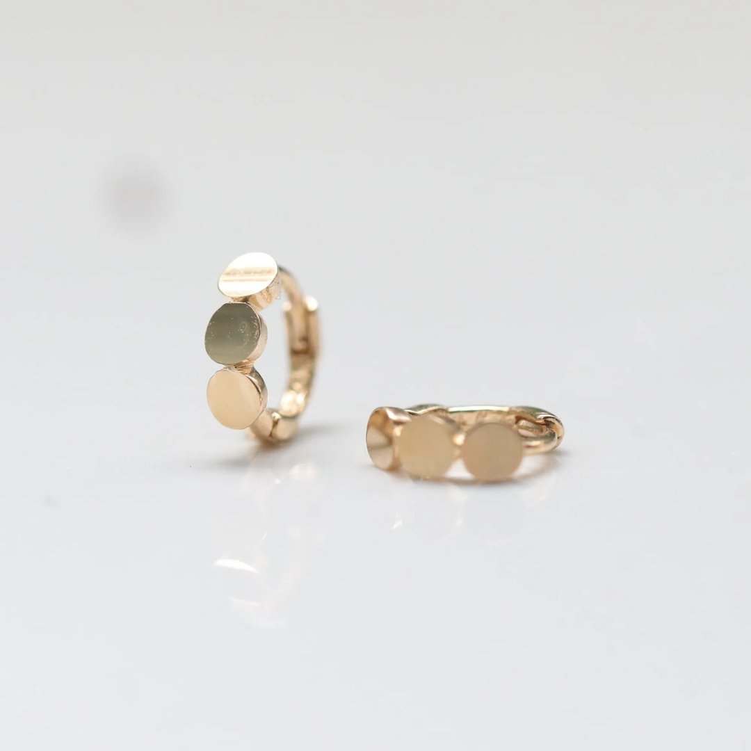 14K 三金圆饼小耳扣 (内径 5mm) (单个) - 耳环/耳夹 - 贵金属 金色